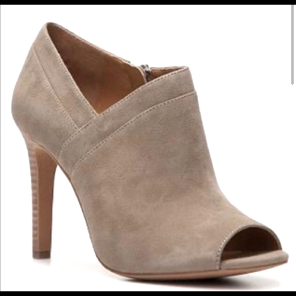 Audrey Brooke open toed booties size 6